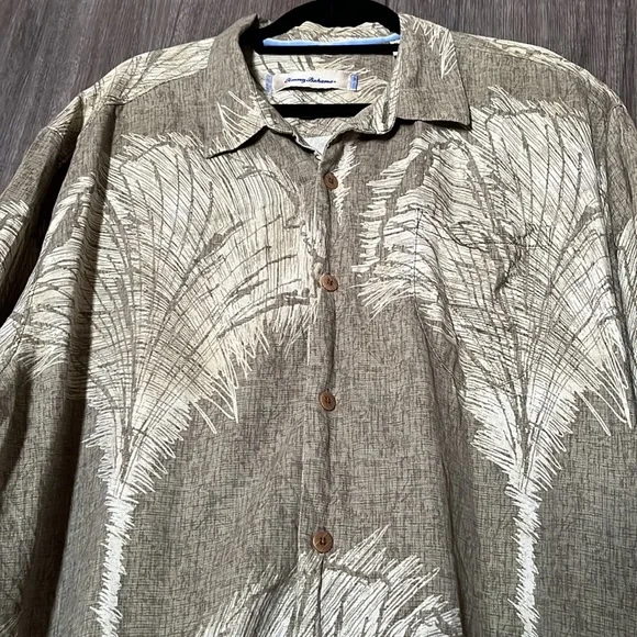 TOMMY BAHAMA silk shirt - Picture 2 of 11